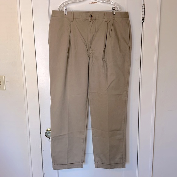 Timber Creek by Wrangler Ultimate Khakis - 42x32 - Like New - Picture 1 of 5